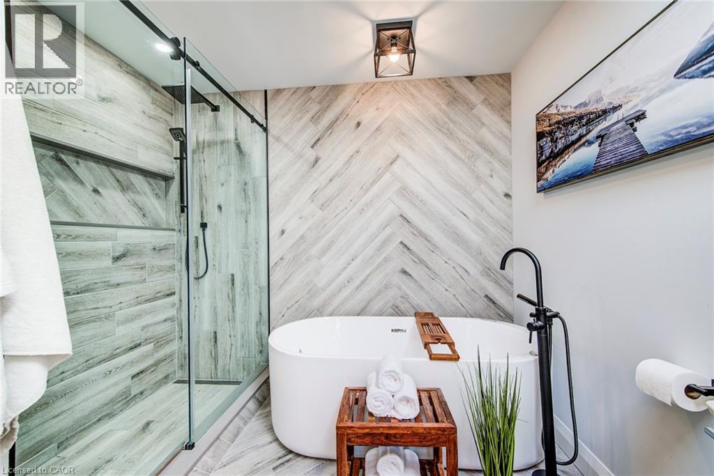 33 Tinatawa Court, Kitchener, Ontario  N2A 3G9 - Photo 39 - 40780419