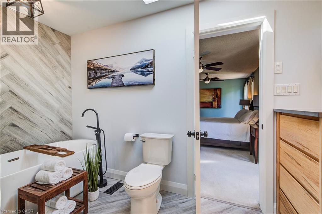 33 Tinatawa Court, Kitchener, Ontario  N2A 3G9 - Photo 40 - 40780419