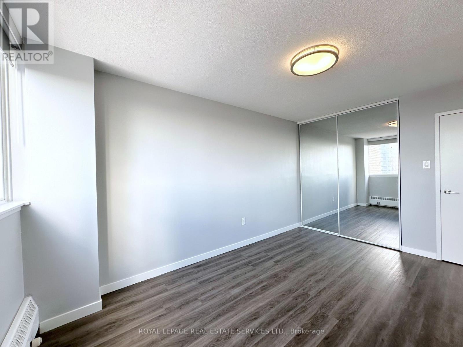 1906 - 265 Main Street, Toronto, Ontario  M4C 4X3 - Photo 8 - E12611926