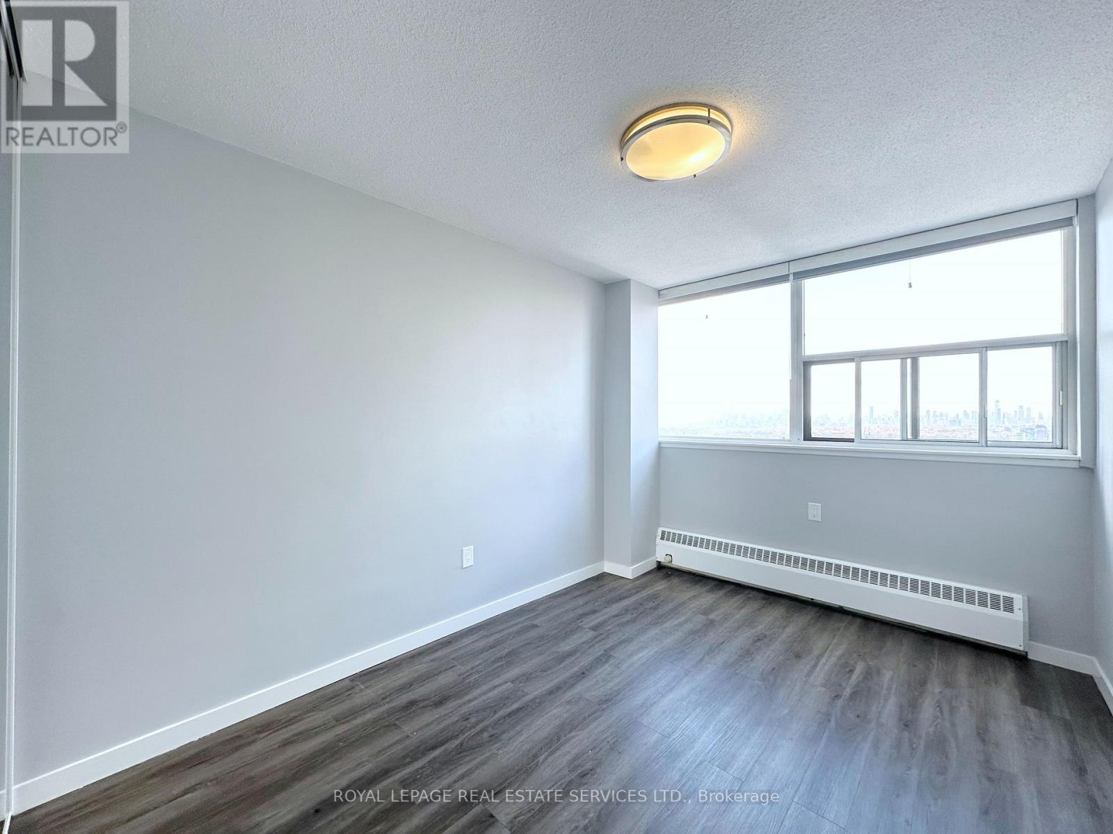 1906 - 265 Main Street, Toronto, Ontario  M4C 4X3 - Photo 9 - E12611926