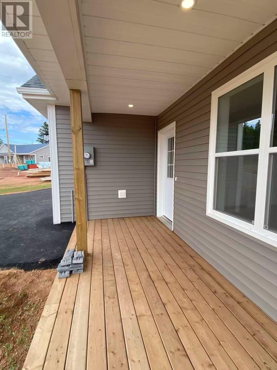 33 Aidan Street, Charlottetown, Prince Edward Island C1E 3P9 - Photo 5 - 202529162