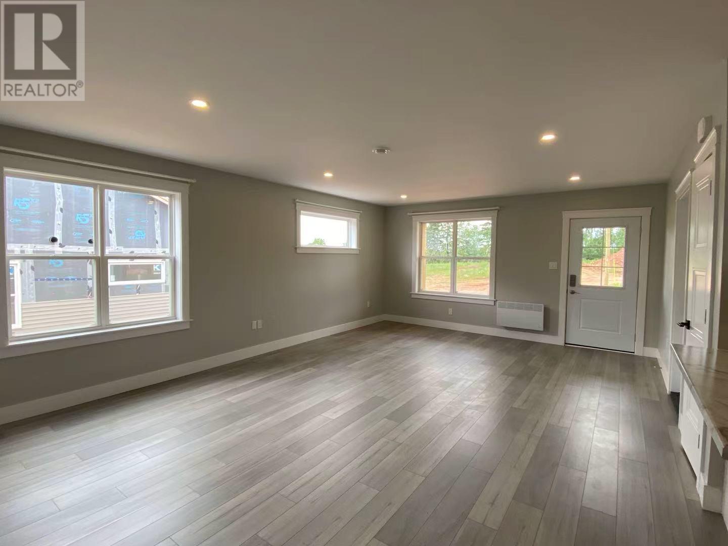 33 Aidan Street, Charlottetown, Prince Edward Island C1E 3P9 - Photo 7 - 202529162