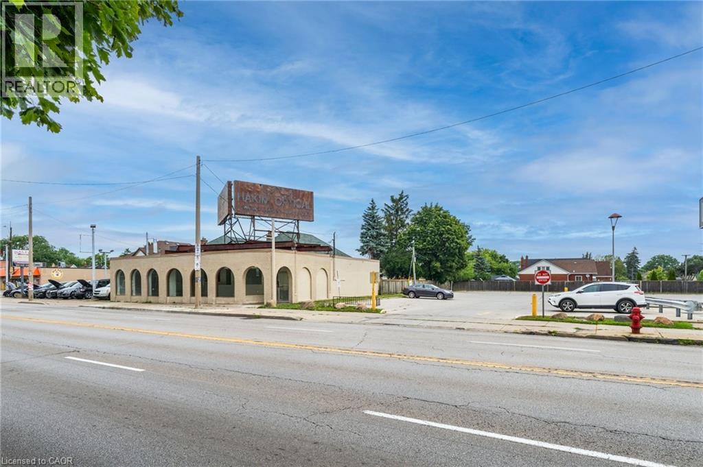 1583 Main Street E, Hamilton, Ontario L8H 1C4 - Photo 3 - 40791673