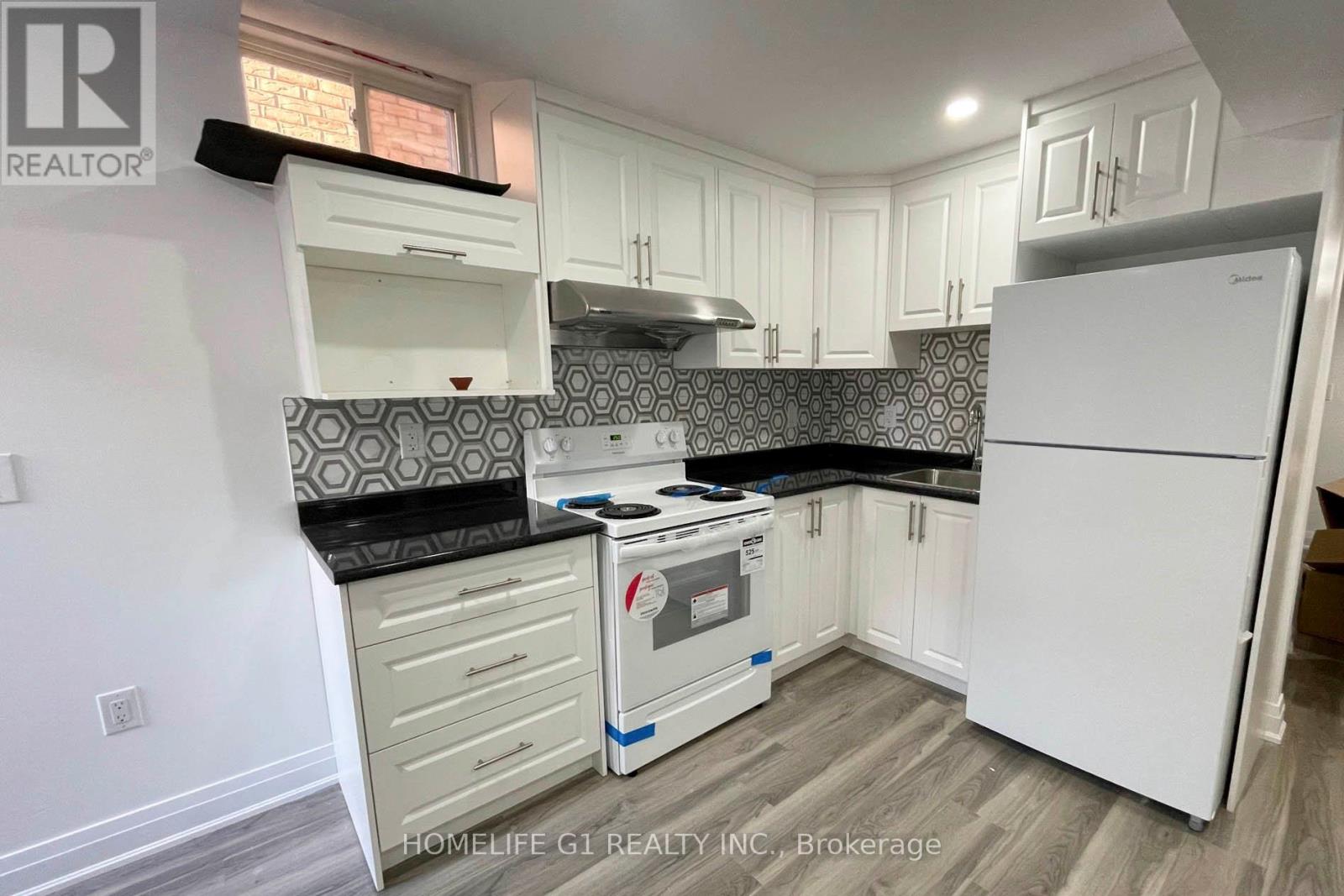 80 Lola Crescent, Brampton, Ontario  L7A 4J8 - Photo 2 - W12611932