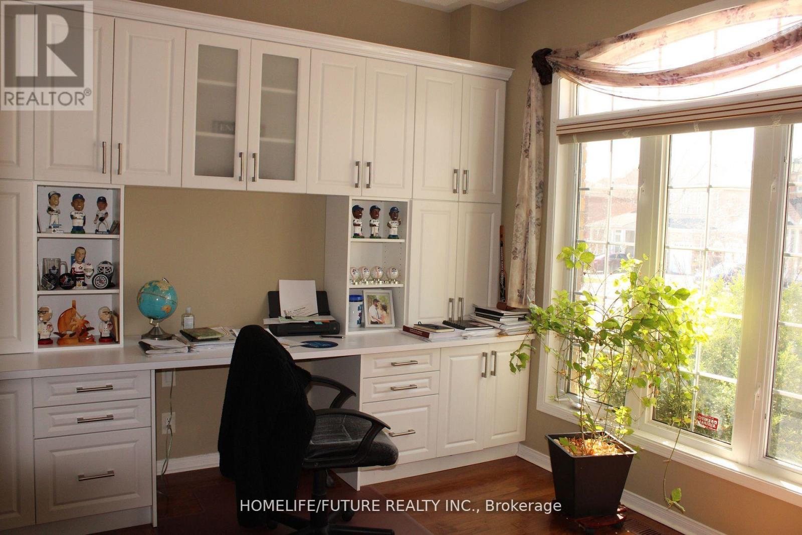 49 Mingay Avenue, Markham, Ontario  L6E 1E5 - Photo 7 - N12611474