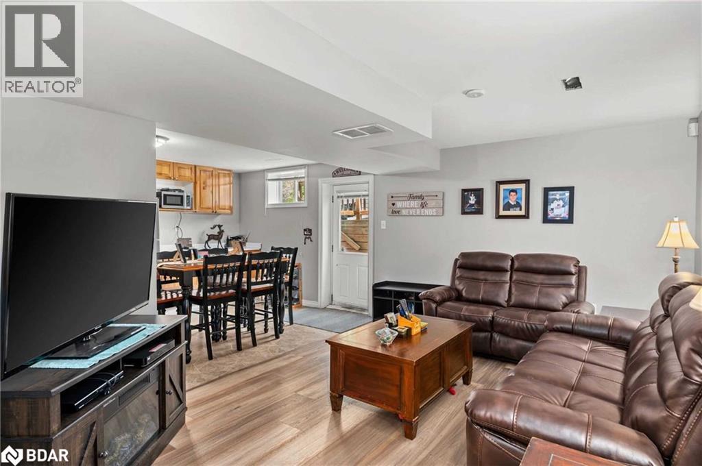 4 Alice Avenue, Keswick, Ontario  L4P 3C8 - Photo 5 - 40792773