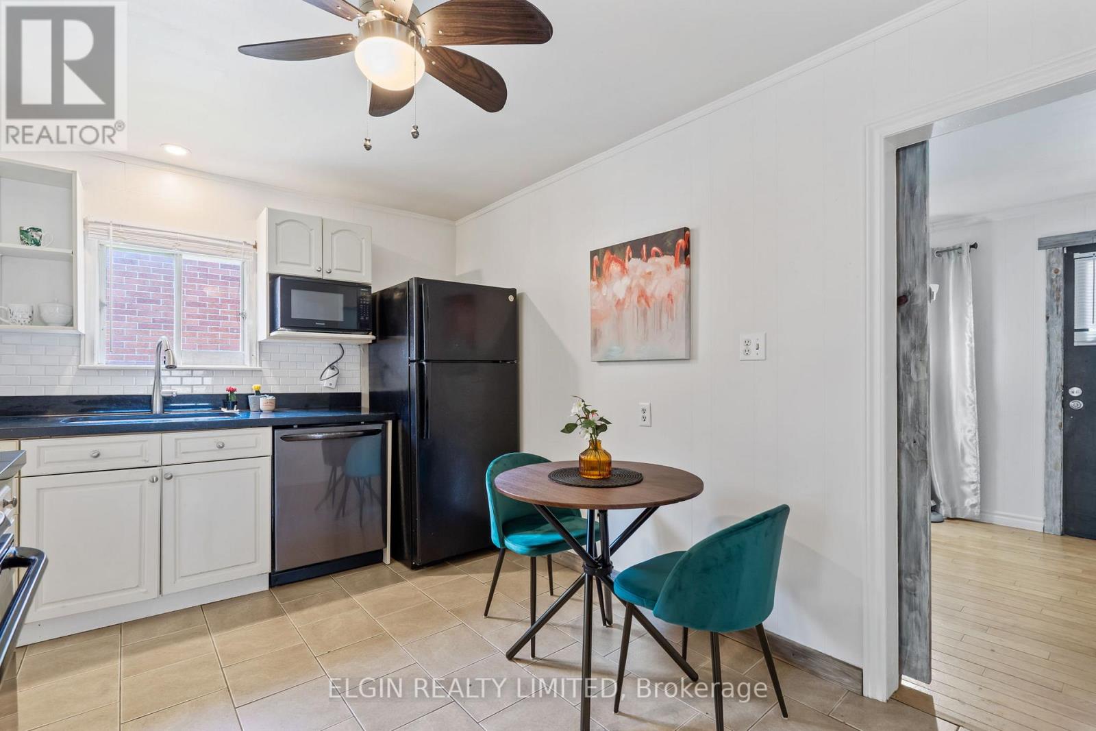 189 Emerson Avenue, London South, Ontario  N5Z 3L5 - Photo 10 - X12425524