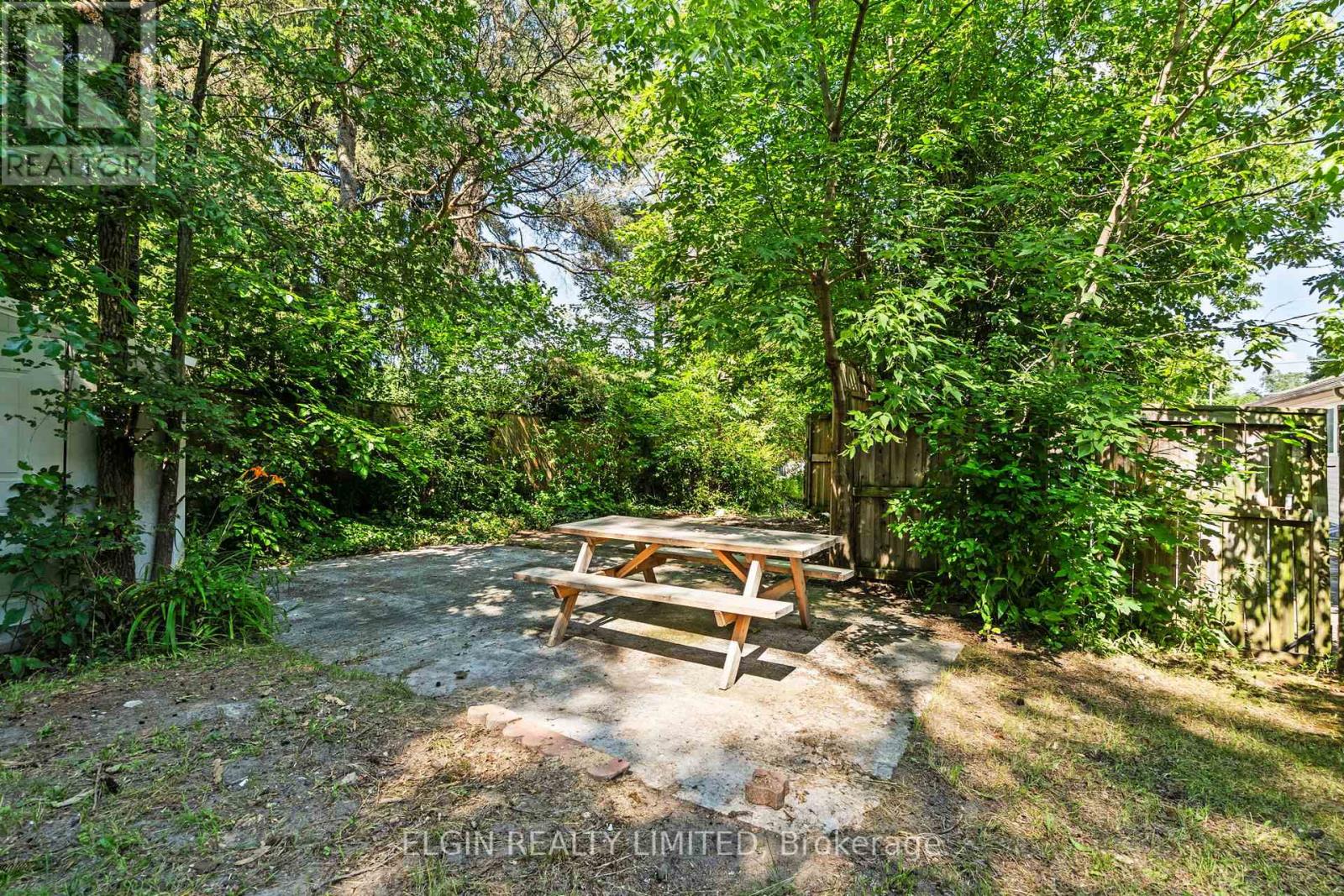 189 Emerson Avenue, London South, Ontario  N5Z 3L5 - Photo 34 - X12425524