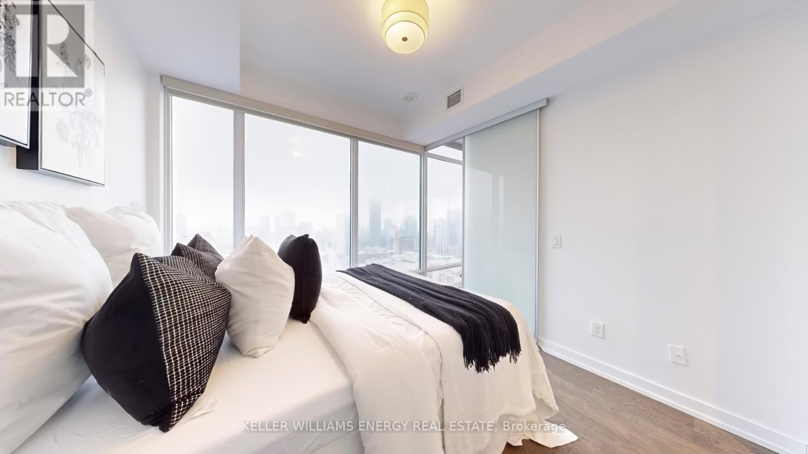 3307 - 488 University Avenue, Toronto, Ontario  M5G 0C1 - Photo 13 - C12306232