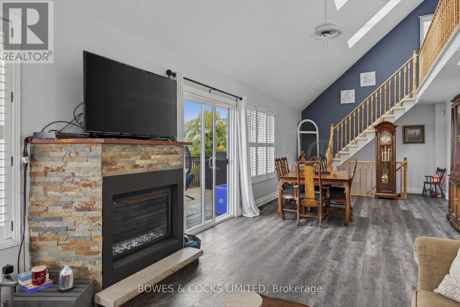 284 Port Hoover Road, Kawartha Lakes, Ontario  K0M 2C0 - Photo 11 - X12472056