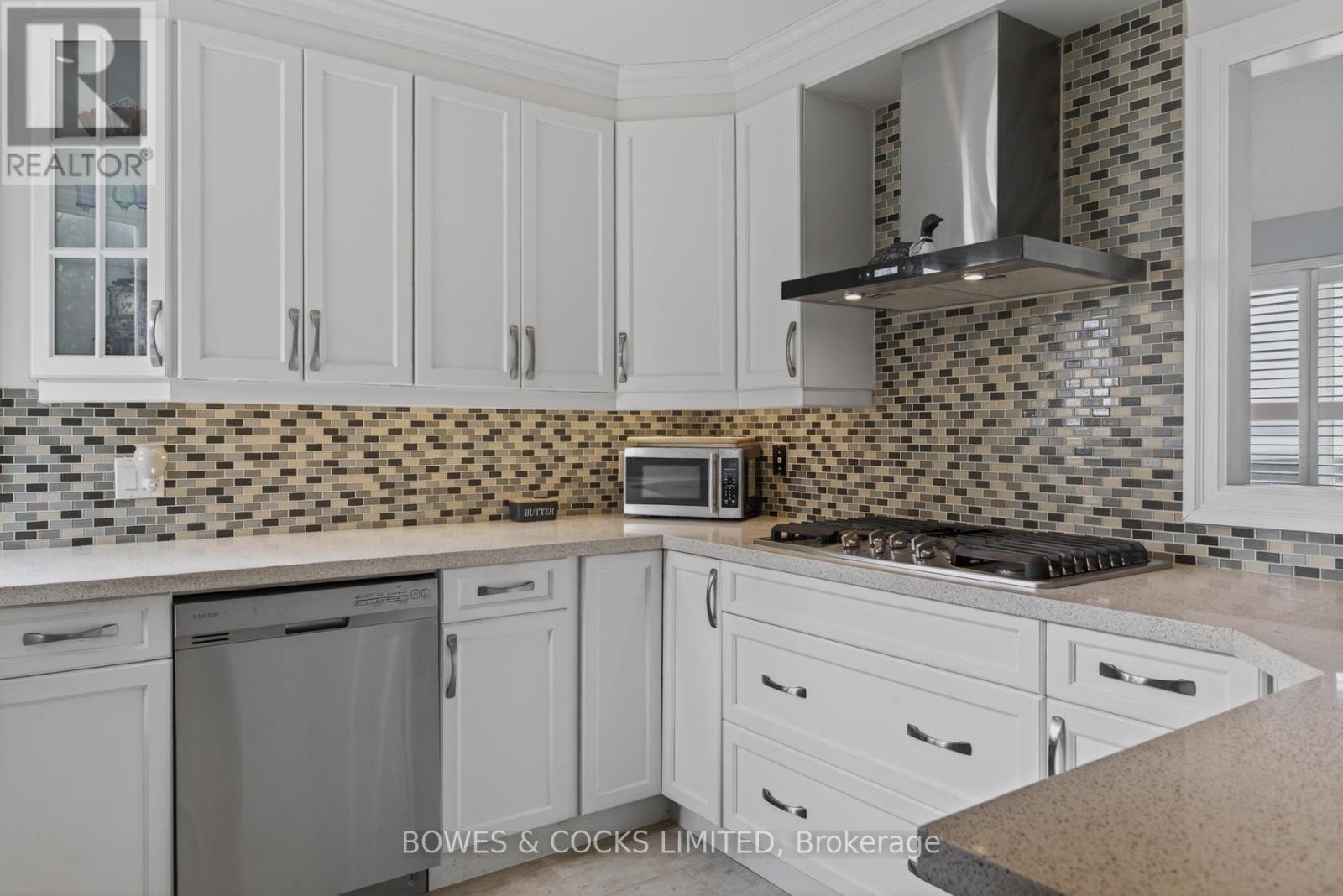 284 Port Hoover Road, Kawartha Lakes, Ontario  K0M 2C0 - Photo 4 - X12472056