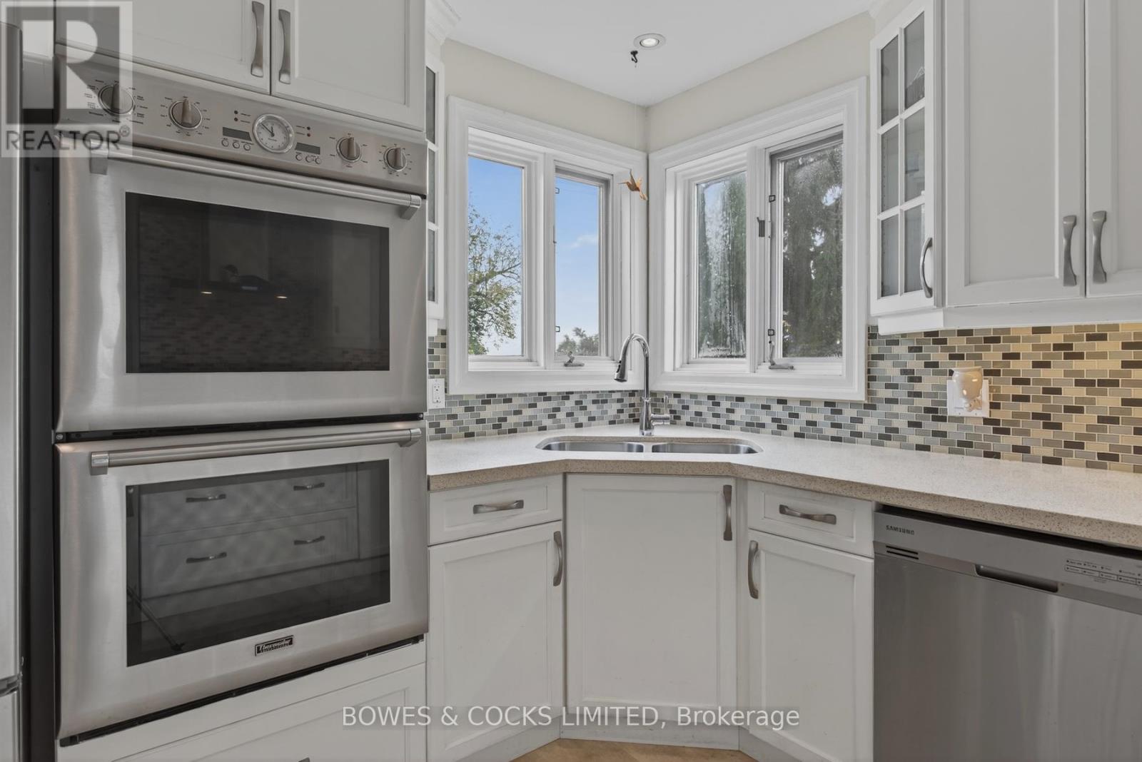 284 Port Hoover Road, Kawartha Lakes, Ontario  K0M 2C0 - Photo 5 - X12472056