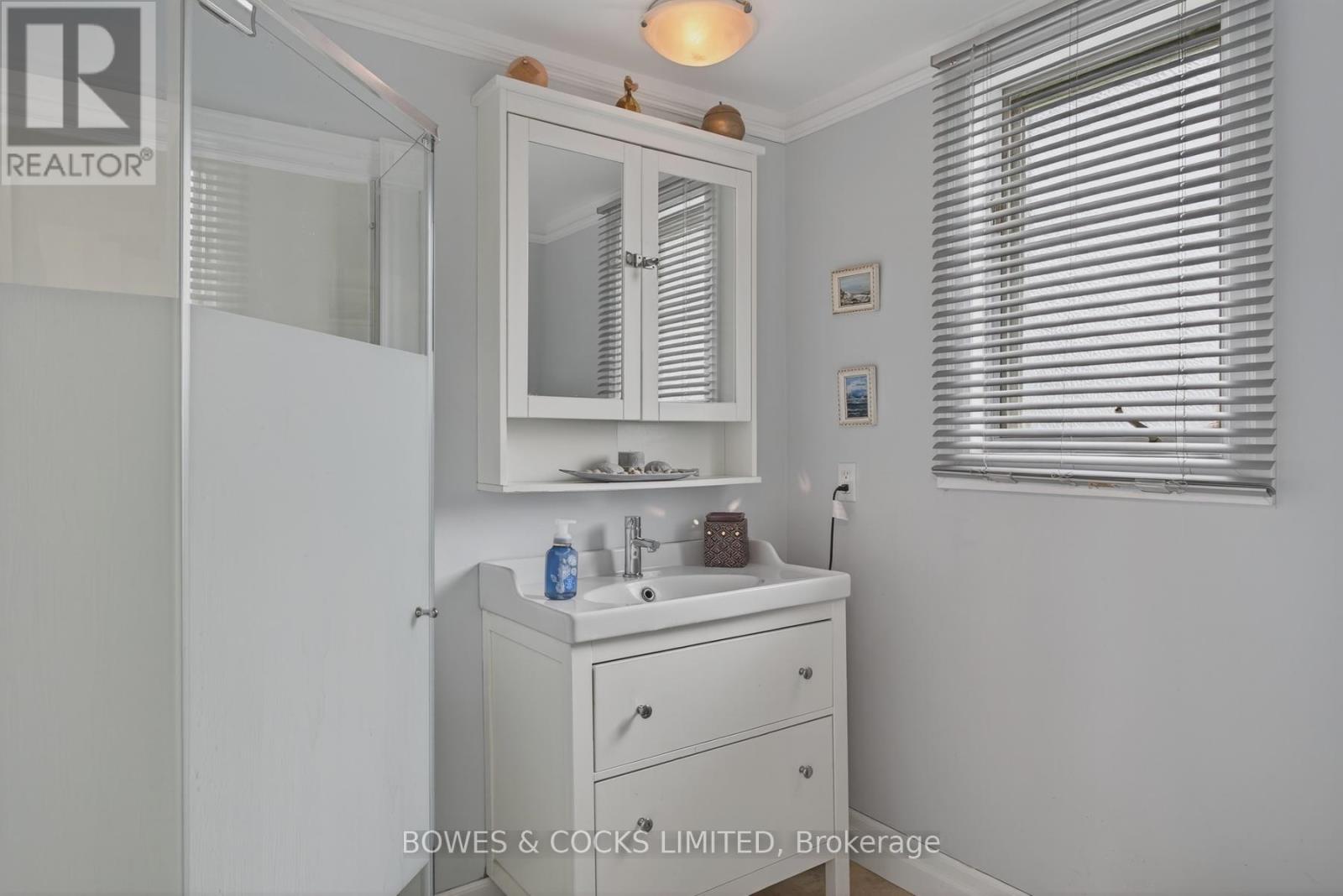 284 Port Hoover Road, Kawartha Lakes, Ontario  K0M 2C0 - Photo 8 - X12472056