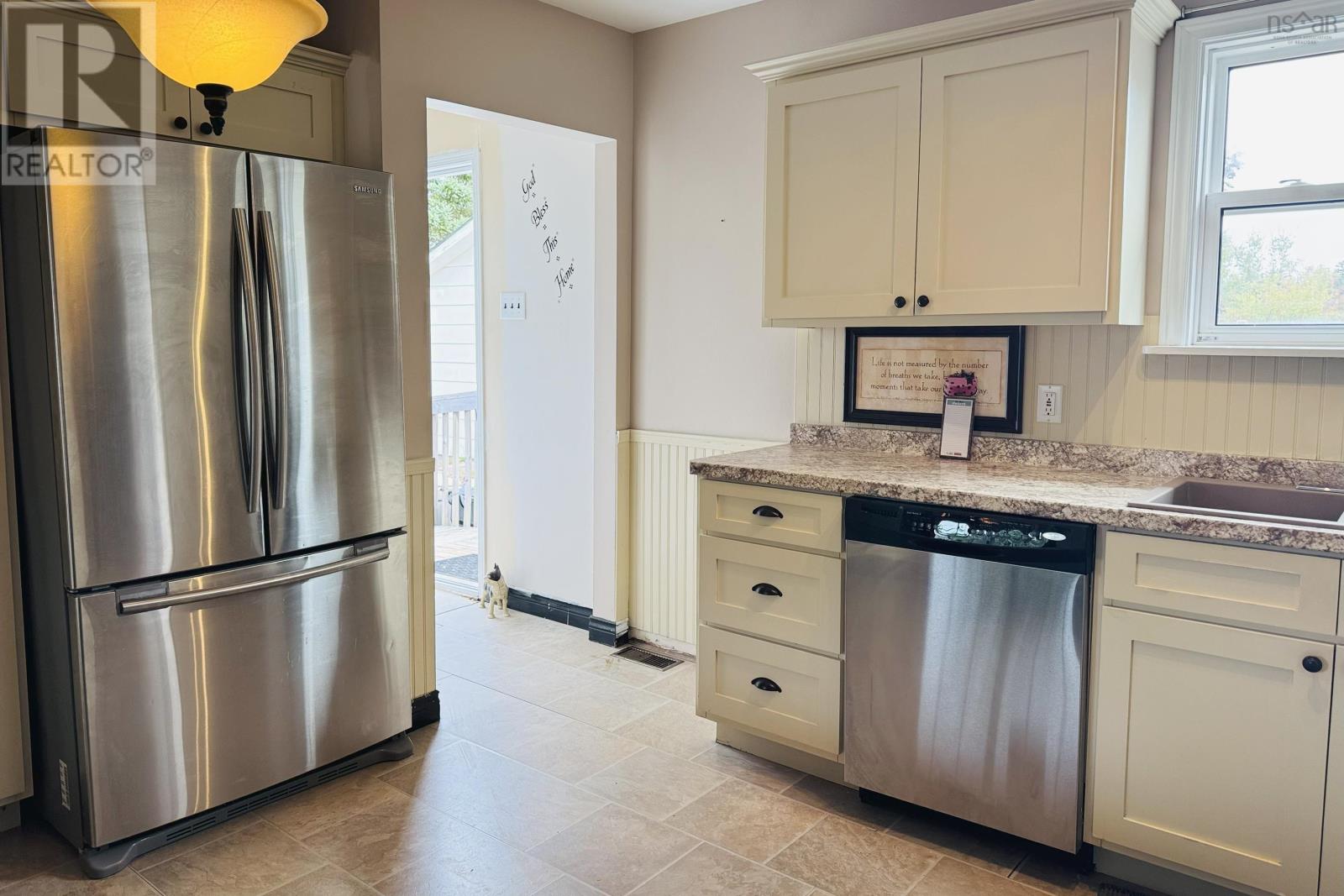 16 Maple Court, Parrsboro, Nova Scotia  B0M 1S0 - Photo 4 - 202523193