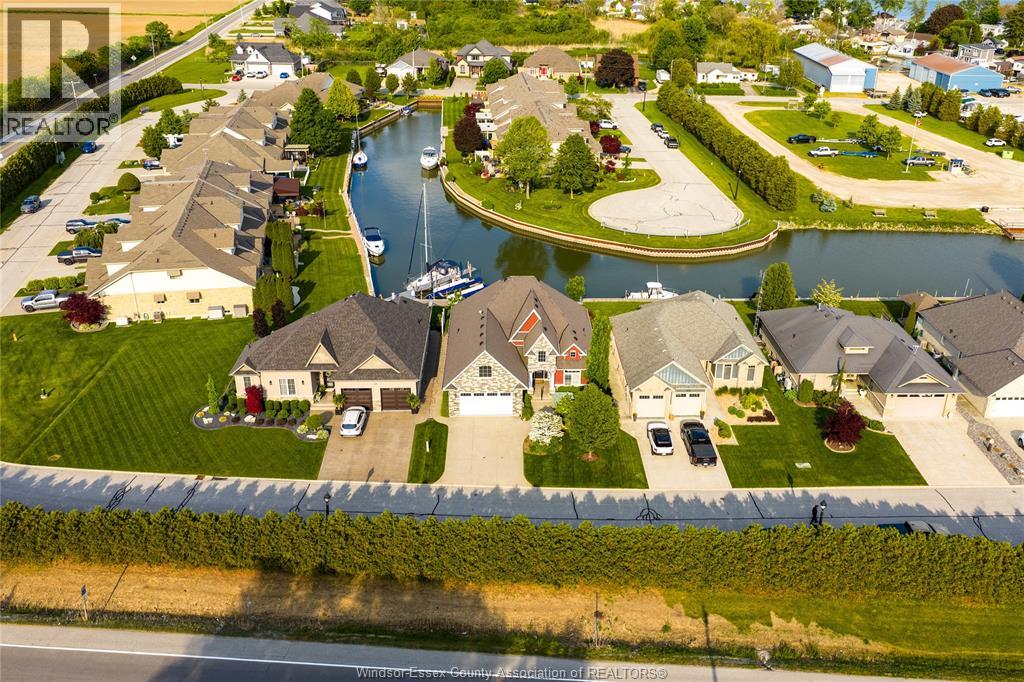 MLS# 25031349: 33 MONTEGO BAY CRESCENT, Kingsville, Canada