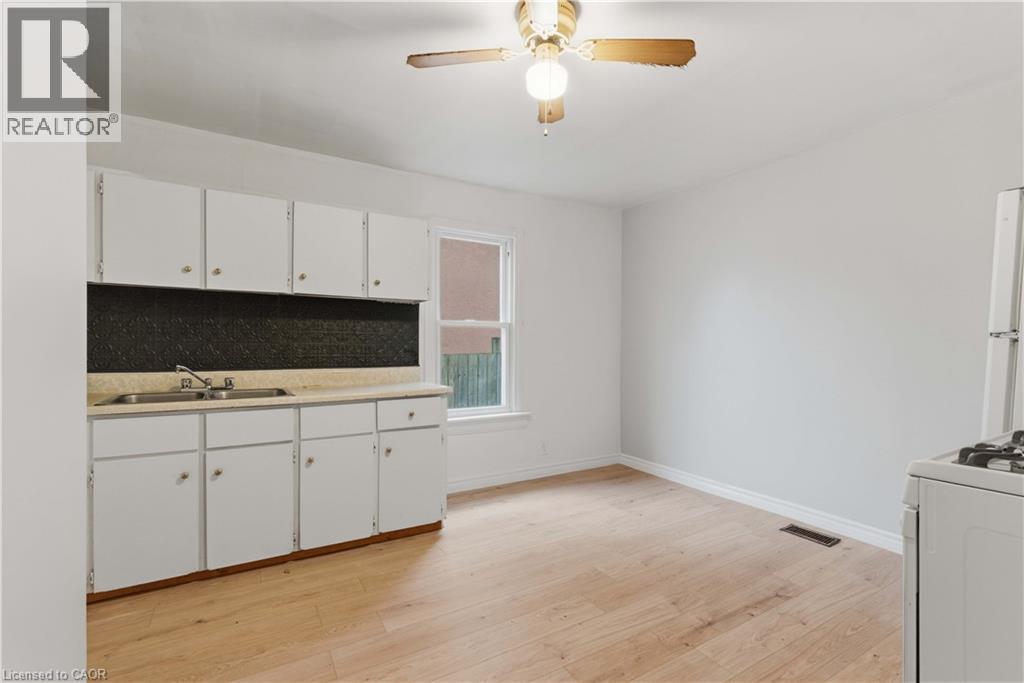 11 Patsy Avenue, Welland, Ontario  L3B 3M1 - Photo 40 - 40792924