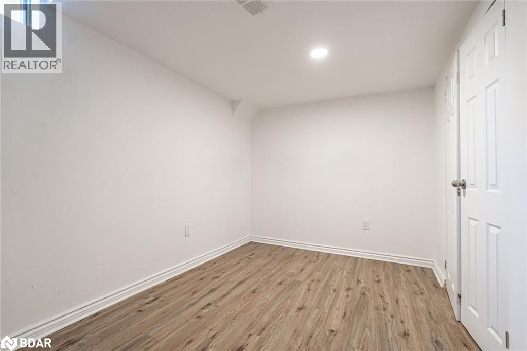 15 Herrell Avenue, Barrie, Ontario  L4N 6T5 - Photo 14 - 40792942