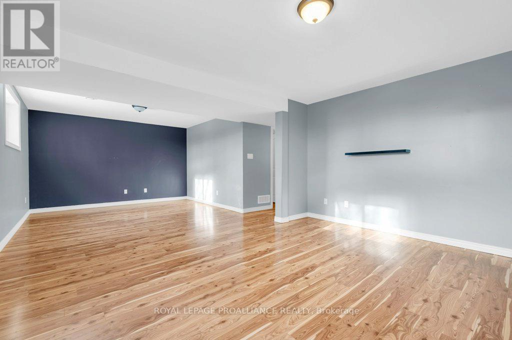 20 Terance Street, Quinte West, Ontario  K8V 5L5 - Photo 24 - X12608918