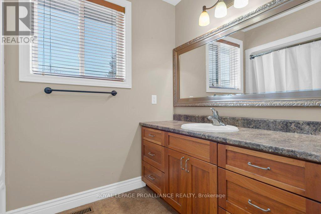 20 Terance Street, Quinte West, Ontario  K8V 5L5 - Photo 14 - X12608918