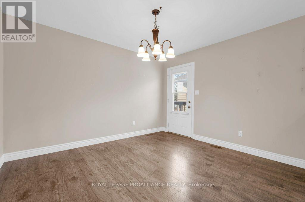 20 Terance Street, Quinte West, Ontario  K8V 5L5 - Photo 9 - X12608918