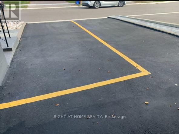 Upper - 4425 Curia Crescent, Mississauga, Ontario  L4Z 2Y2 - Photo 18 - W12472751