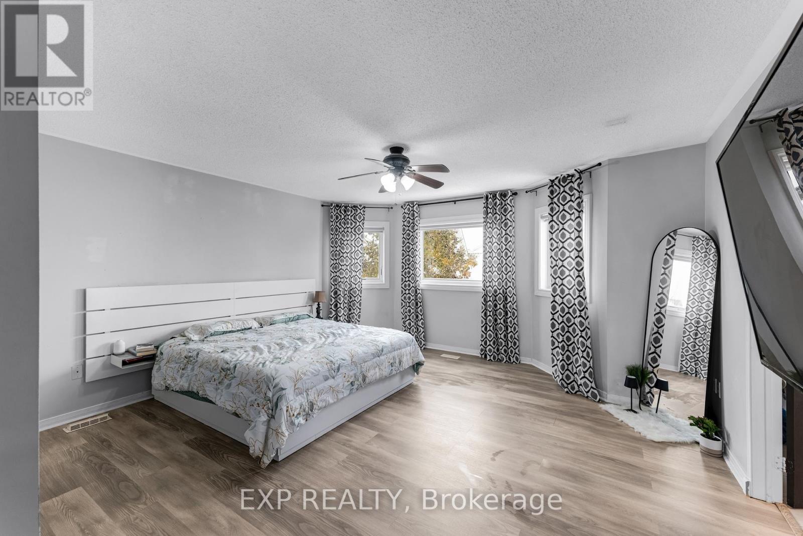 35 Viscount Way, East Gwillimbury (Mt Albert), Ontario  L0G 1M0 - Photo 21 - N12611970