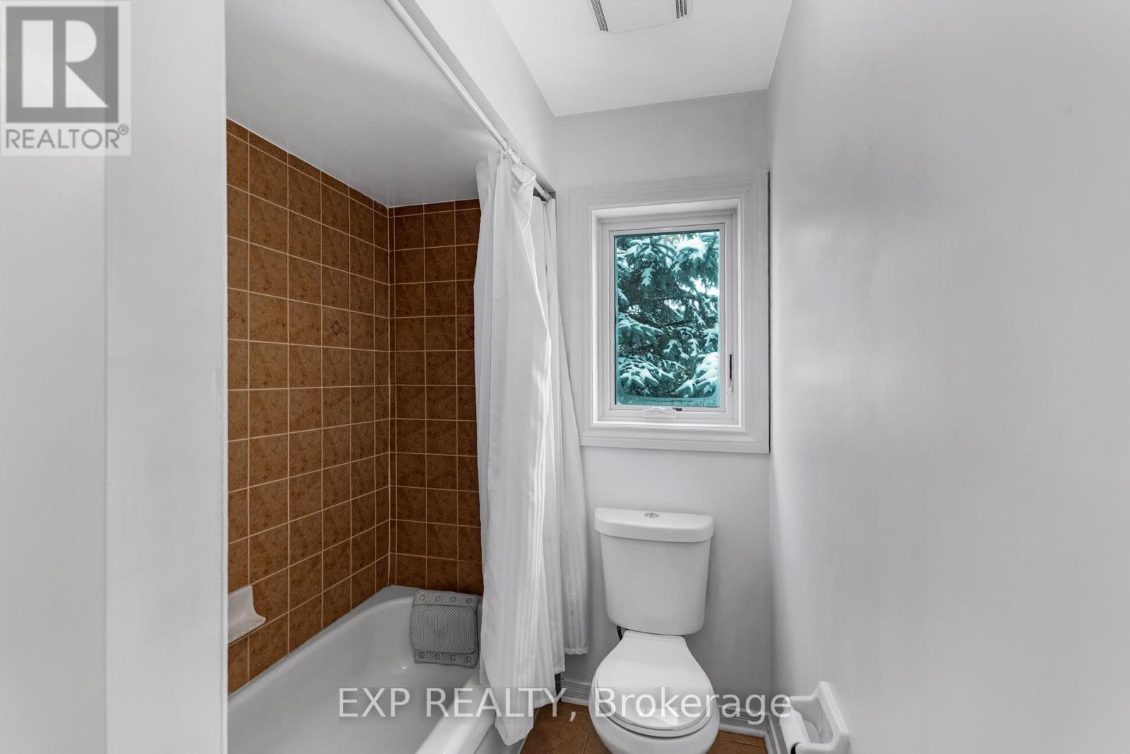 35 Viscount Way, East Gwillimbury (Mt Albert), Ontario  L0G 1M0 - Photo 27 - N12611970