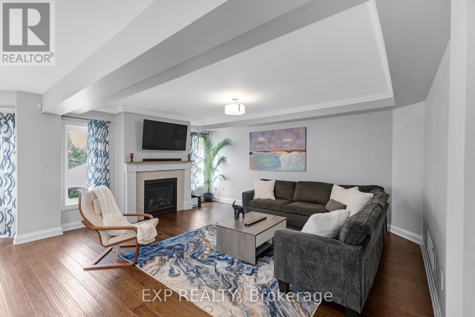 35 Viscount Way, East Gwillimbury (Mt Albert), Ontario  L0G 1M0 - Photo 4 - N12611970