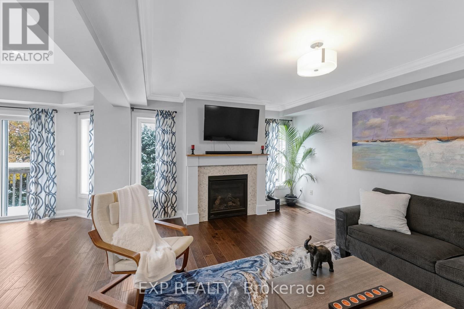 35 Viscount Way, East Gwillimbury (Mt Albert), Ontario  L0G 1M0 - Photo 6 - N12611970