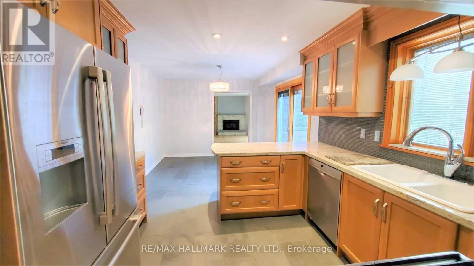 29 Rosegarden Crescent, Richmond Hill, Ontario  L4E 2P4 - Photo 12 - N12611972