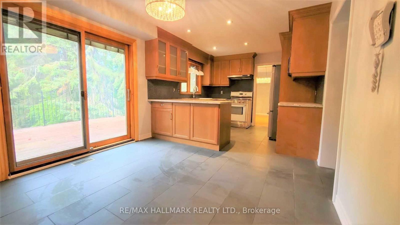 29 Rosegarden Crescent, Richmond Hill, Ontario  L4E 2P4 - Photo 14 - N12611972