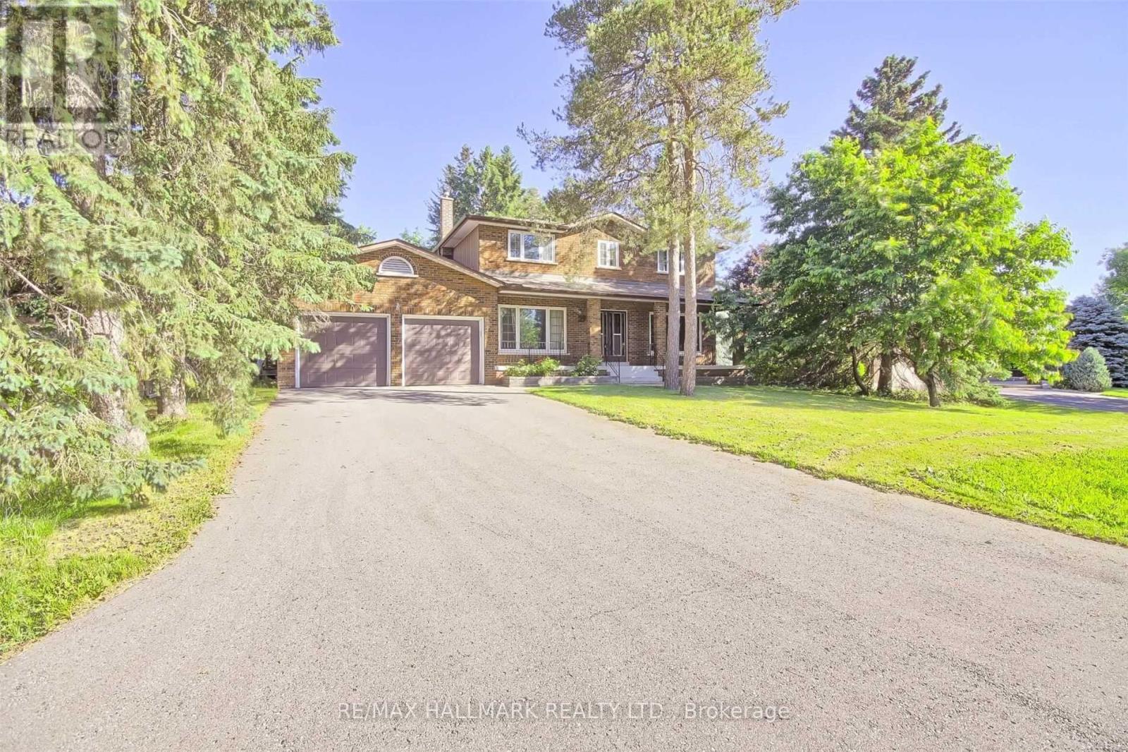 29 Rosegarden Crescent, Richmond Hill, Ontario  L4E 2P4 - Photo 2 - N12611972