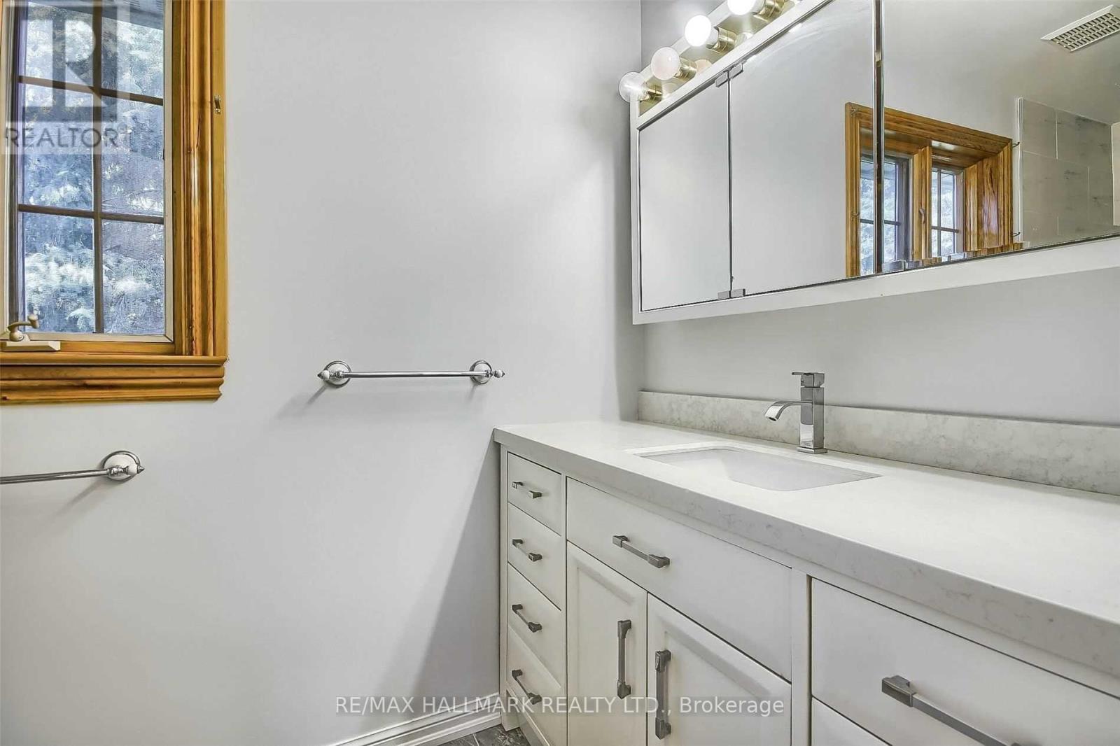 29 Rosegarden Crescent, Richmond Hill, Ontario  L4E 2P4 - Photo 25 - N12611972