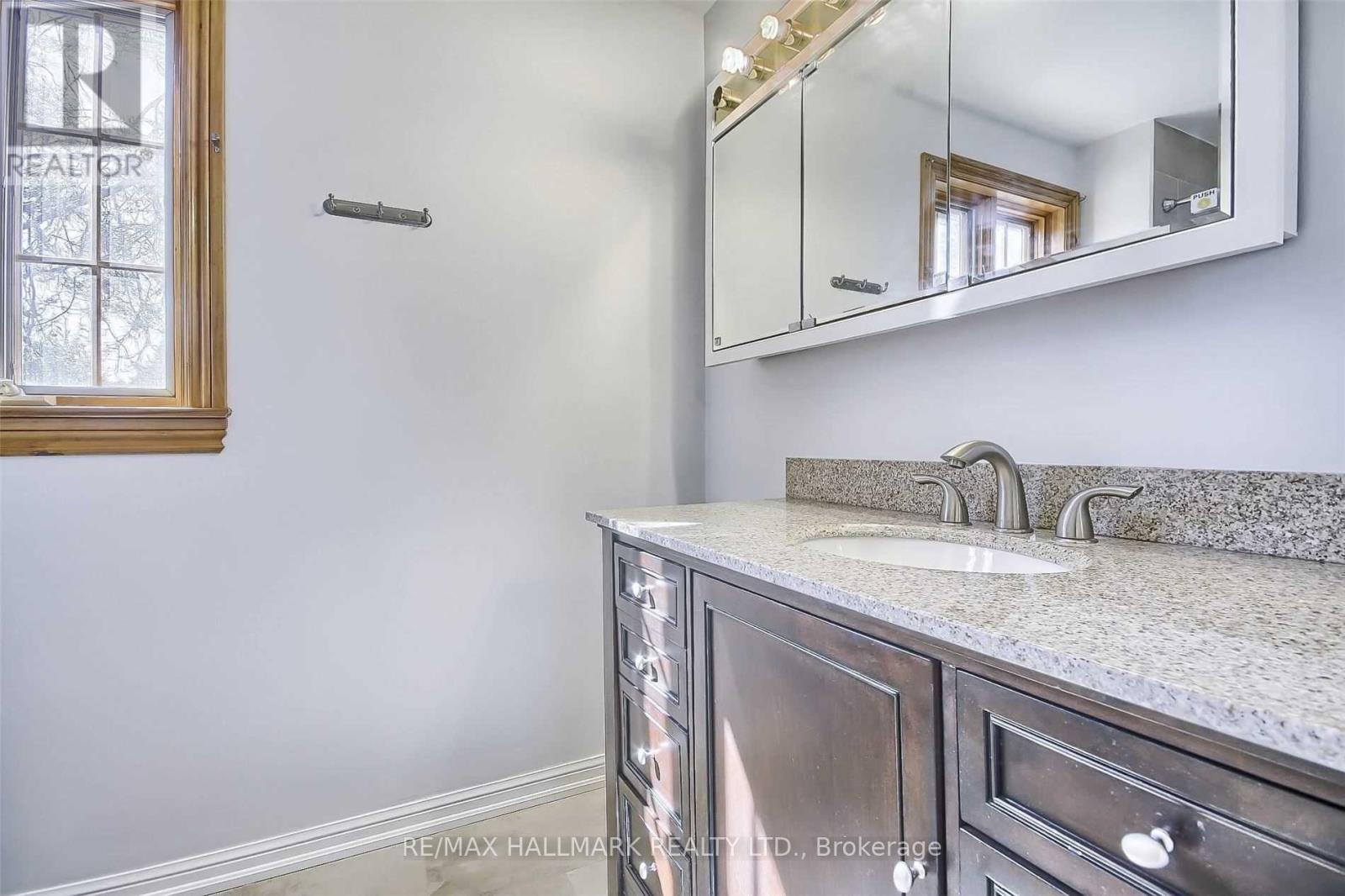 29 Rosegarden Crescent, Richmond Hill, Ontario  L4E 2P4 - Photo 30 - N12611972