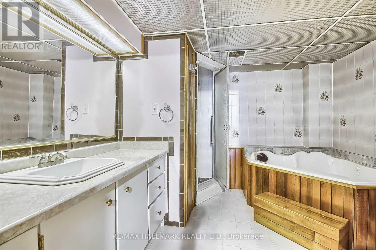 29 Rosegarden Crescent, Richmond Hill, Ontario  L4E 2P4 - Photo 32 - N12611972