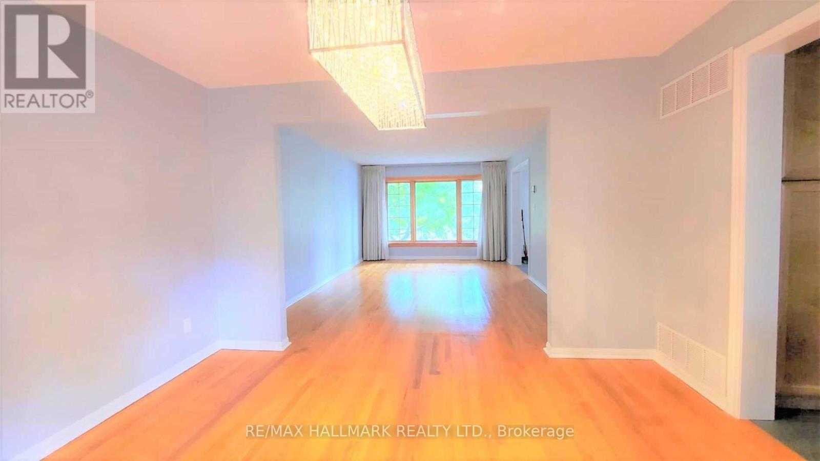 29 Rosegarden Crescent, Richmond Hill, Ontario  L4E 2P4 - Photo 6 - N12611972