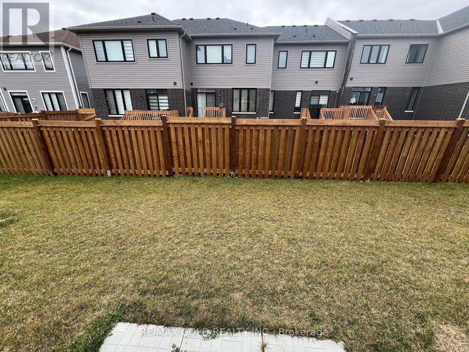 31 Tamworth Terrace, Barrie, Ontario  L9J 0W5 - Photo 22 - S12612000