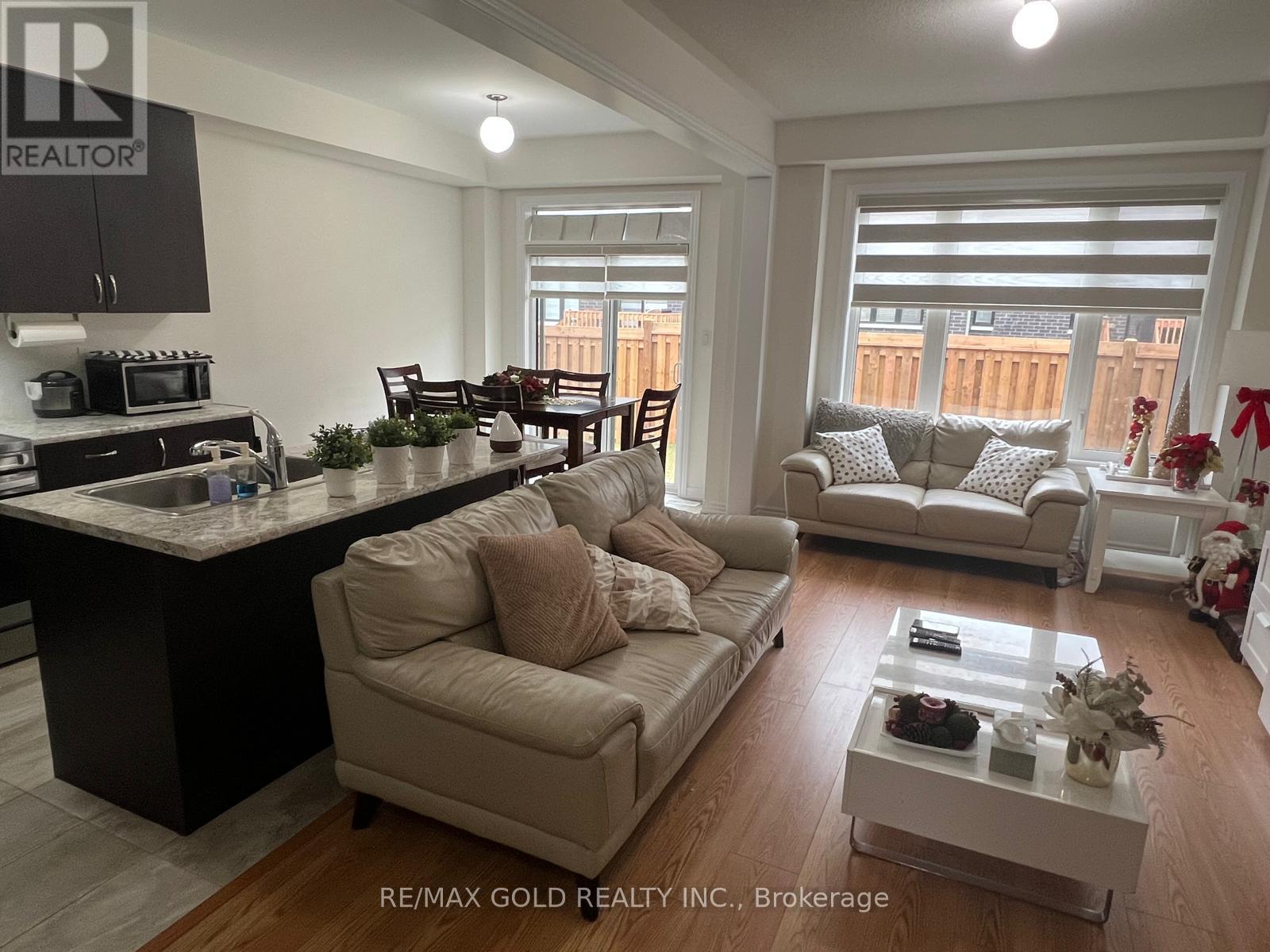 31 Tamworth Terrace, Barrie, Ontario  L9J 0W5 - Photo 5 - S12612000