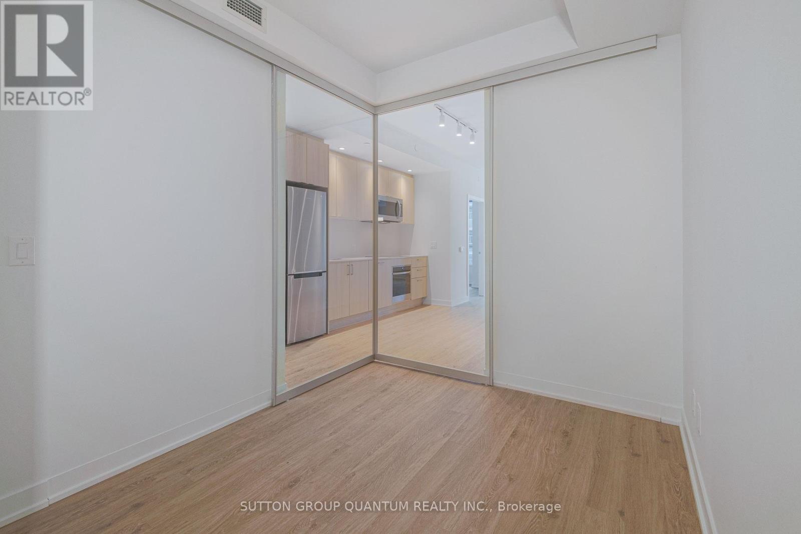 1706 - 1926 Lake Shore Boulevard W, Toronto, Ontario M6S 1A1 - Photo 13 - W12611946