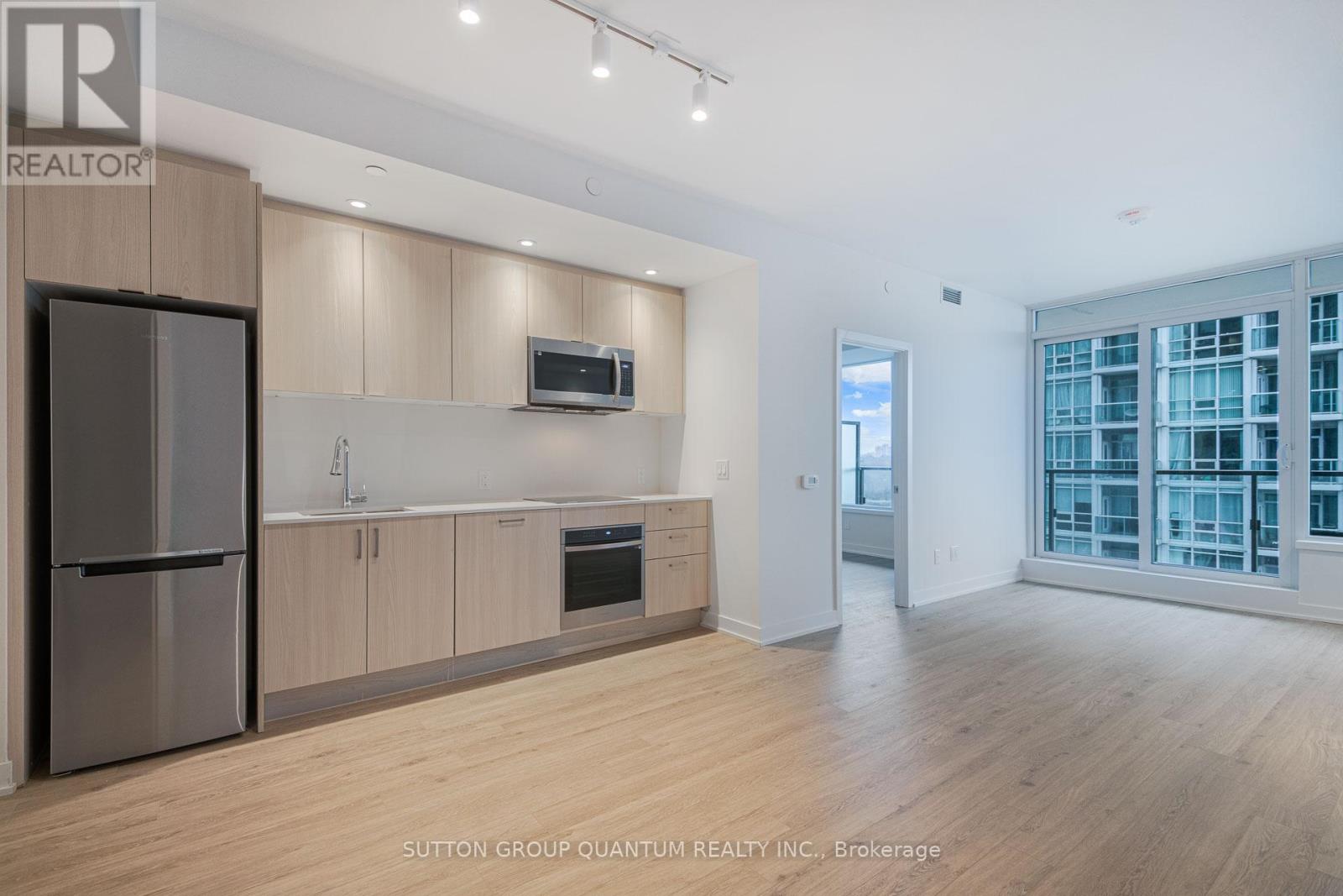 1706 - 1926 Lake Shore Boulevard W, Toronto, Ontario M6S 1A1 - Photo 4 - W12611946