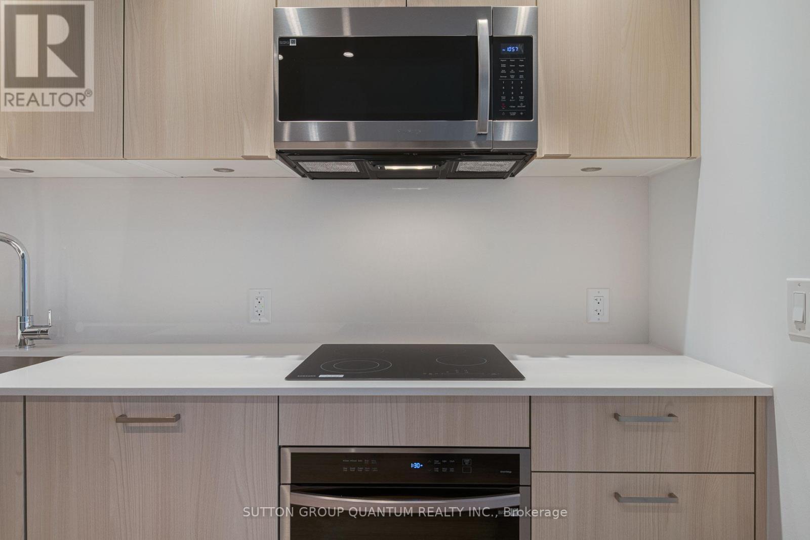 1706 - 1926 Lake Shore Boulevard W, Toronto, Ontario M6S 1A1 - Photo 6 - W12611946