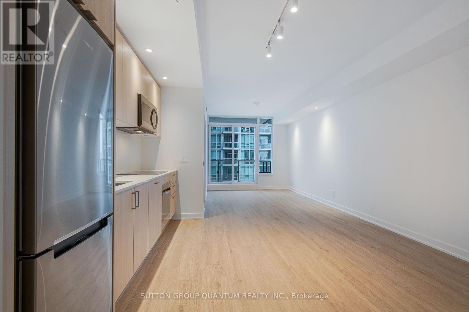 1706 - 1926 Lake Shore Boulevard W, Toronto, Ontario M6S 1A1 - Photo 8 - W12611946