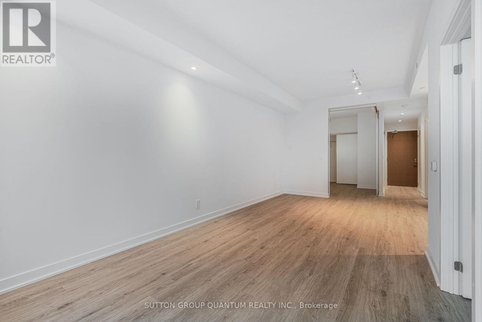 1706 - 1926 Lake Shore Boulevard W, Toronto, Ontario M6S 1A1 - Photo 9 - W12611946