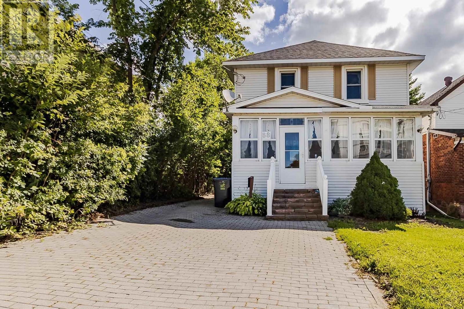 68 Pine St, Sault Ste. Marie, Ontario P6A 3Y1 - Photo 2 - SM252401