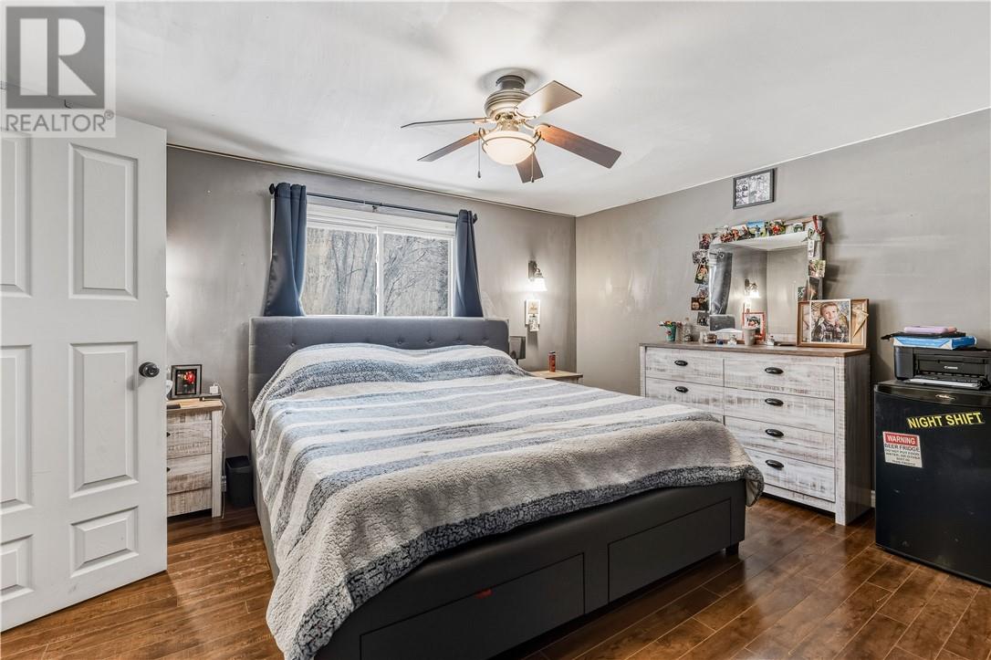 1568 Lakeshore Drive, Val Caron, Ontario  P3N 1L3 - Photo 10 - 2125874