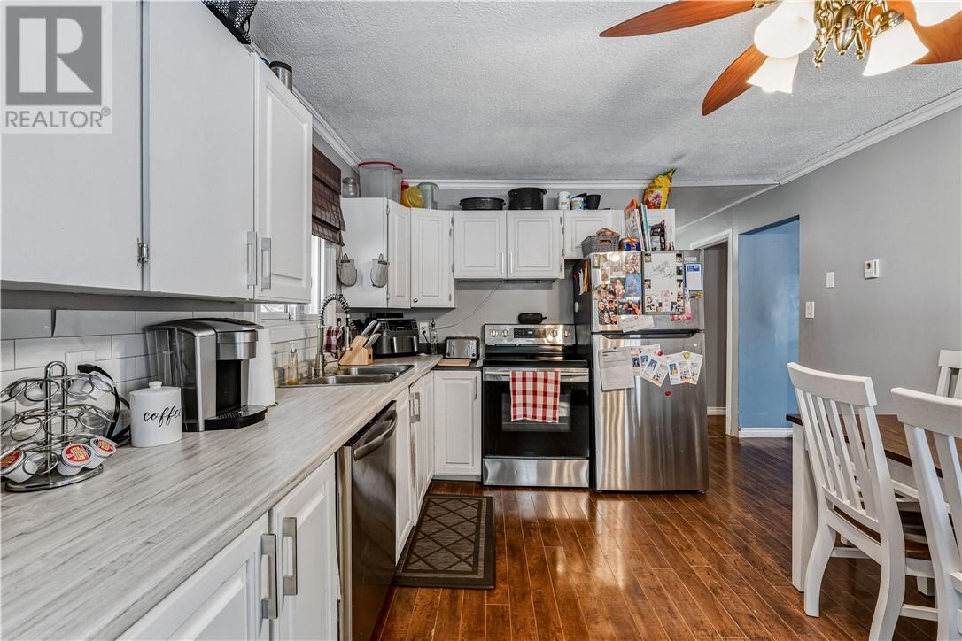 1568 Lakeshore Drive, Val Caron, Ontario  P3N 1L3 - Photo 5 - 2125874