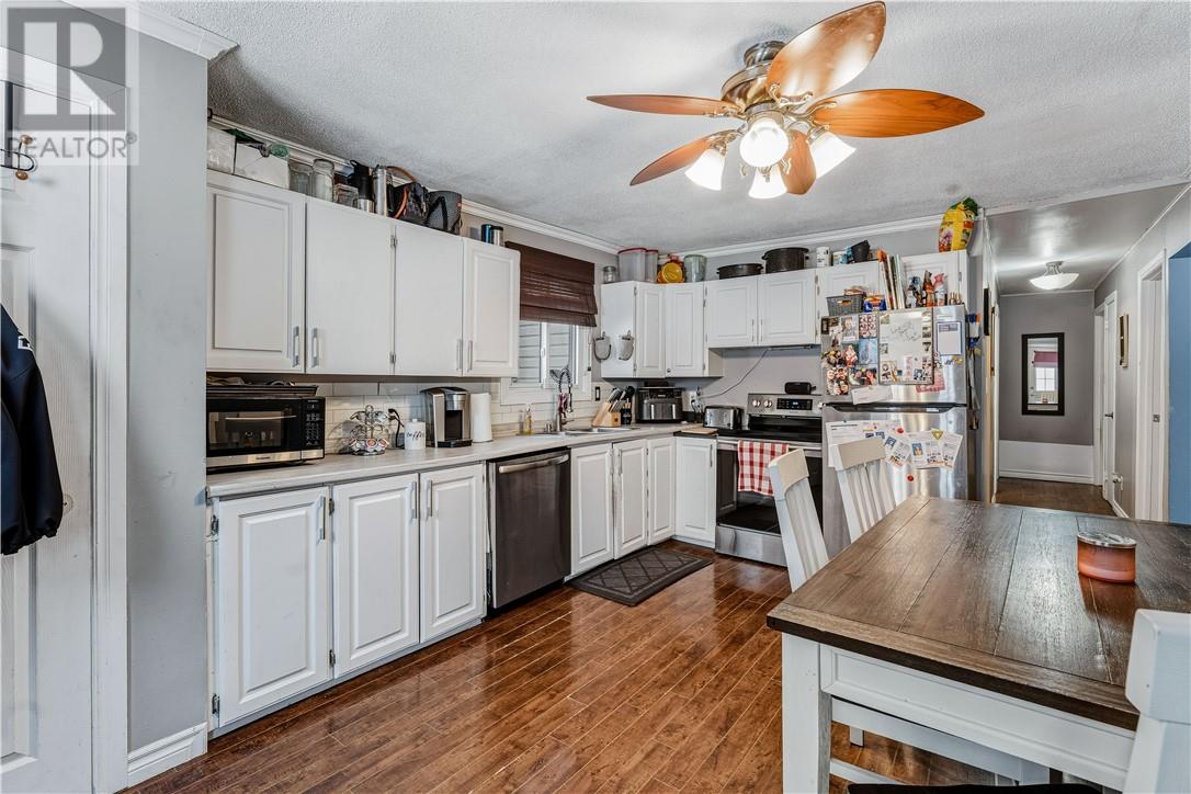 1568 Lakeshore Drive, Val Caron, Ontario  P3N 1L3 - Photo 6 - 2125874