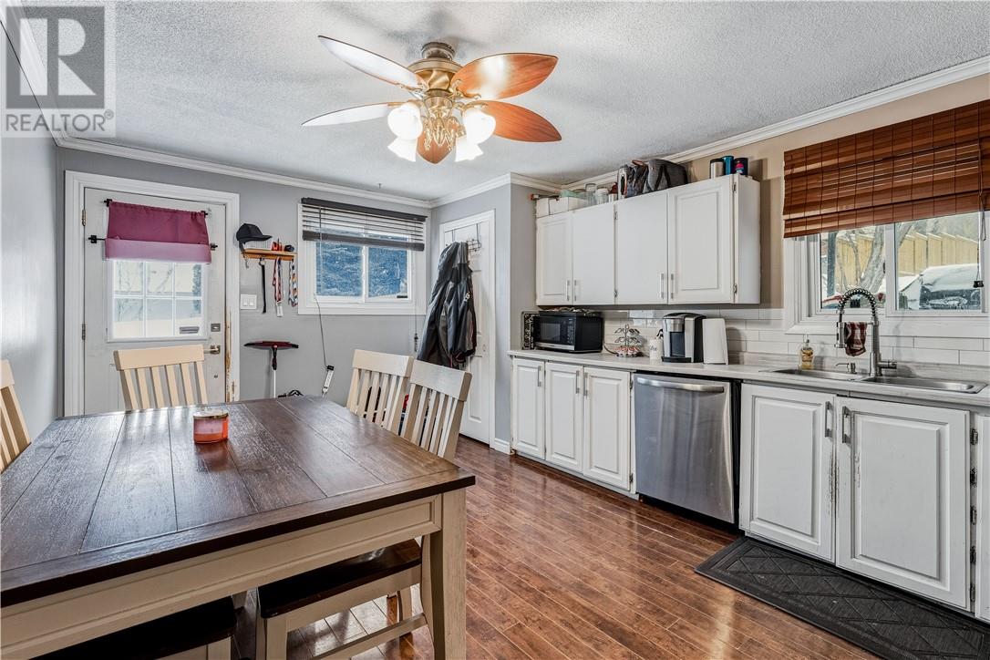 1568 Lakeshore Drive, Val Caron, Ontario  P3N 1L3 - Photo 7 - 2125874