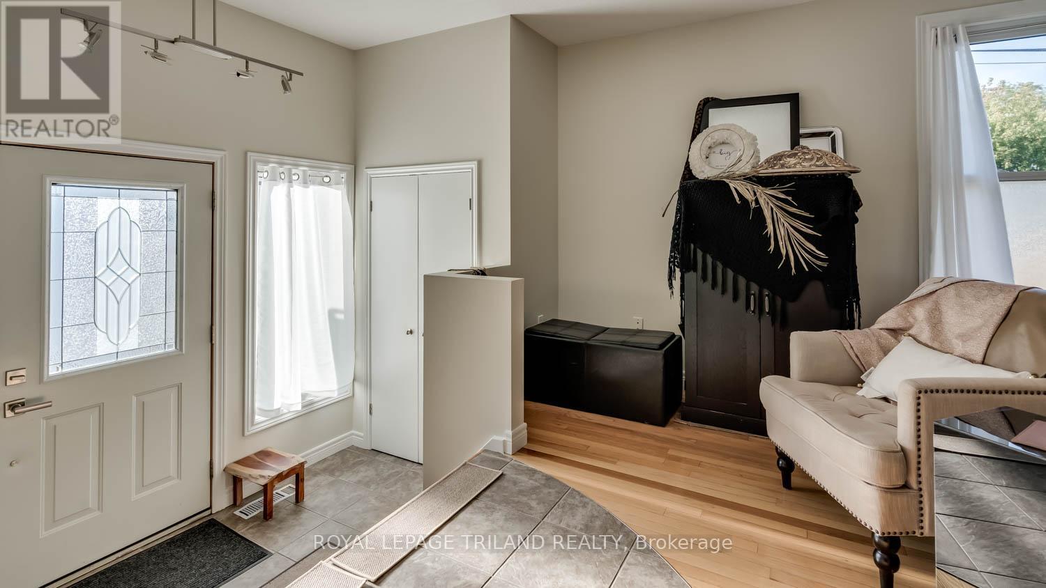 226 Rainbow Avenue, London East, Ontario  N5W 4W1 - Photo 3 - X12612008