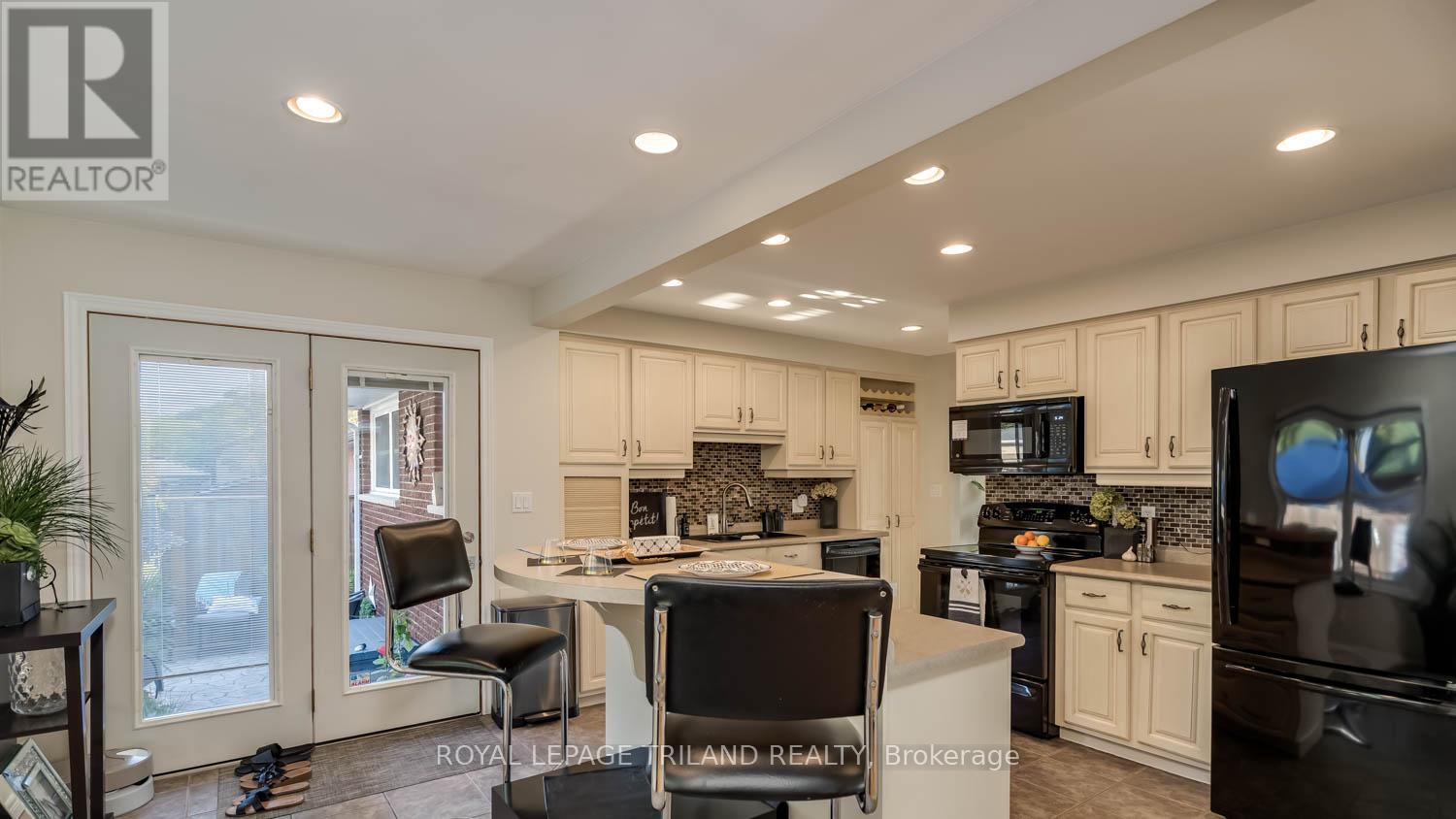 226 Rainbow Avenue, London East, Ontario  N5W 4W1 - Photo 7 - X12612008